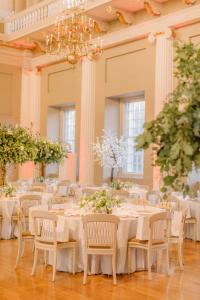 banqueting_house_wedding_holly_clark_photography_initial_l-106.jpg