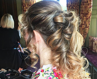 Bridal trends – Hair by Kelly – a loose hair style with long curls
