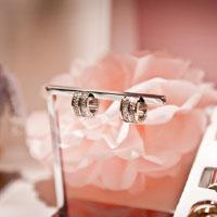Earrings to gift to your bridal party